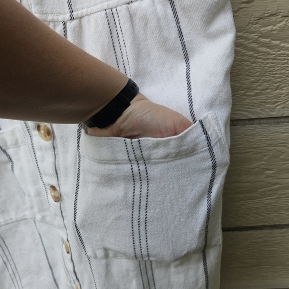 Oak & Fort white sleeveless sun dress with grey stripes and pockets medium - Picture 3 of 6